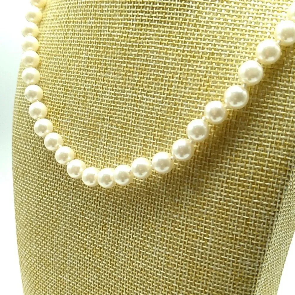 Single Strand Faux Pearl Bib Necklace 22